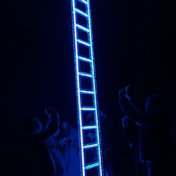 Meet your Posher, On - Picture 1 of 1